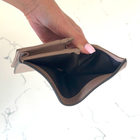 Authentic Gucci Blind for Love Bee Leather Creamy Pink Wallet - Picture 7 of 15